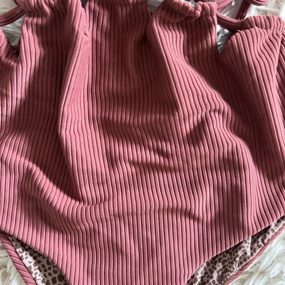 ❌SOLD❌ Acacia • Mundaka full piece in lipstick cord - Picture 3 of 4